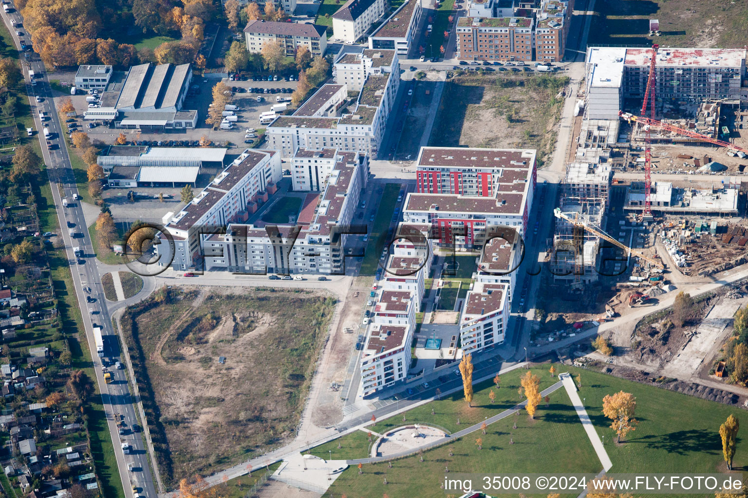 Kriegsstrasse East in the district Südstadt in Karlsruhe in the state Baden-Wuerttemberg, Germany from above