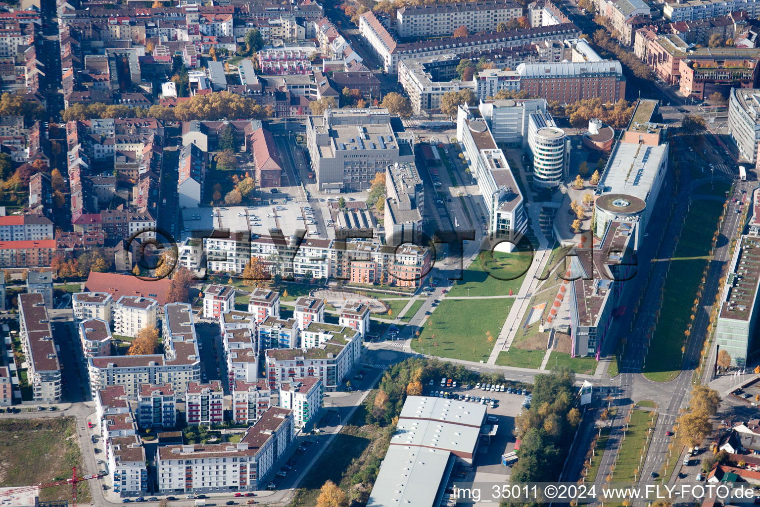 Bird's eye view of Kriegsstrasse East in the district Südstadt in Karlsruhe in the state Baden-Wuerttemberg, Germany