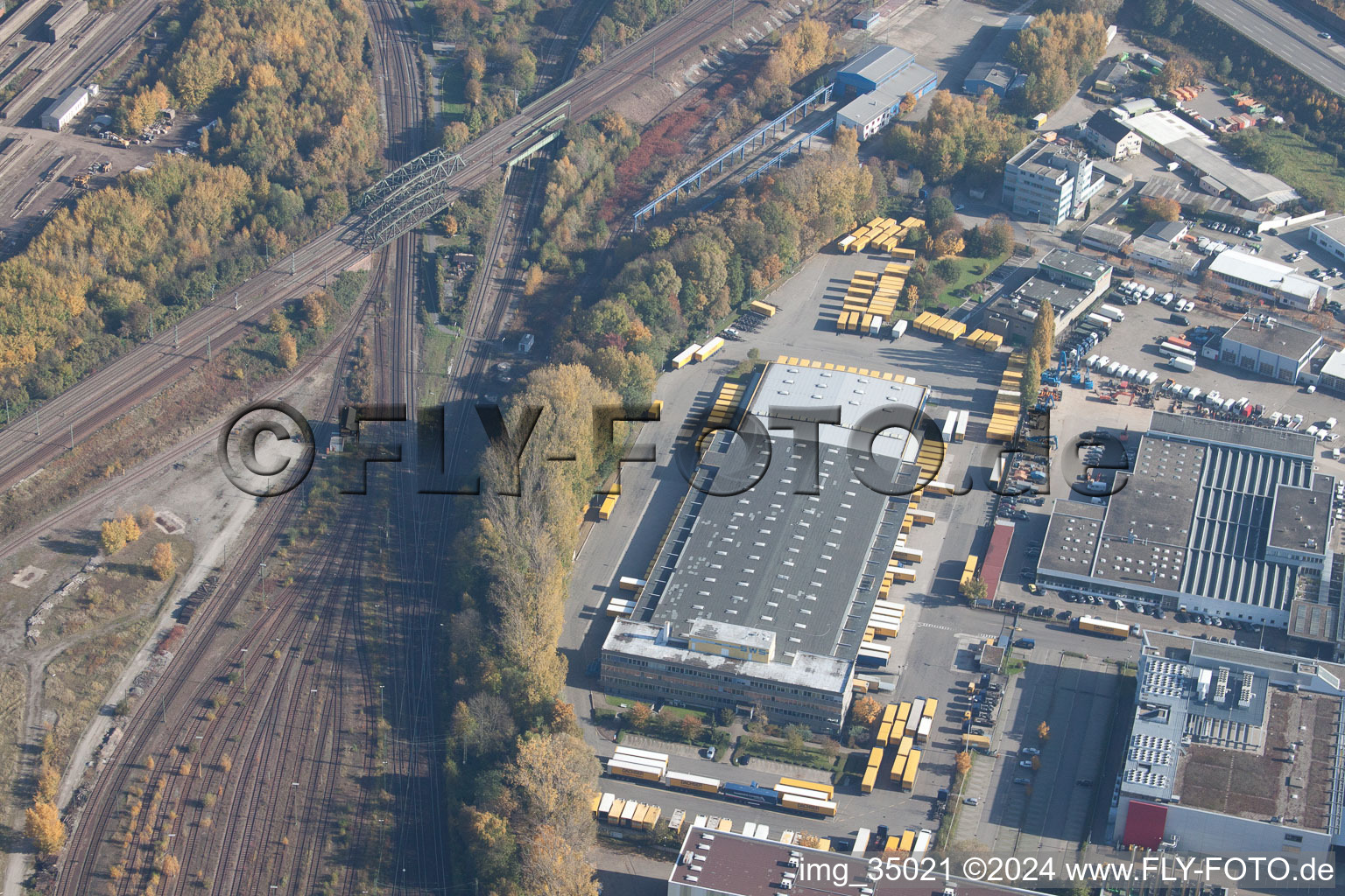 Aerial photograpy of Warehouses and forwarding building SWS-Speditions-GmbH, Otto-street in the district Durlach in Karlsruhe in the state Baden-Wurttemberg