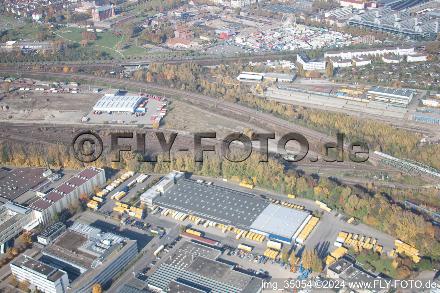 Warehouses and forwarding building SWS-Speditions-GmbH, Otto-street in the district Durlach in Karlsruhe in the state Baden-Wurttemberg viewn from the air