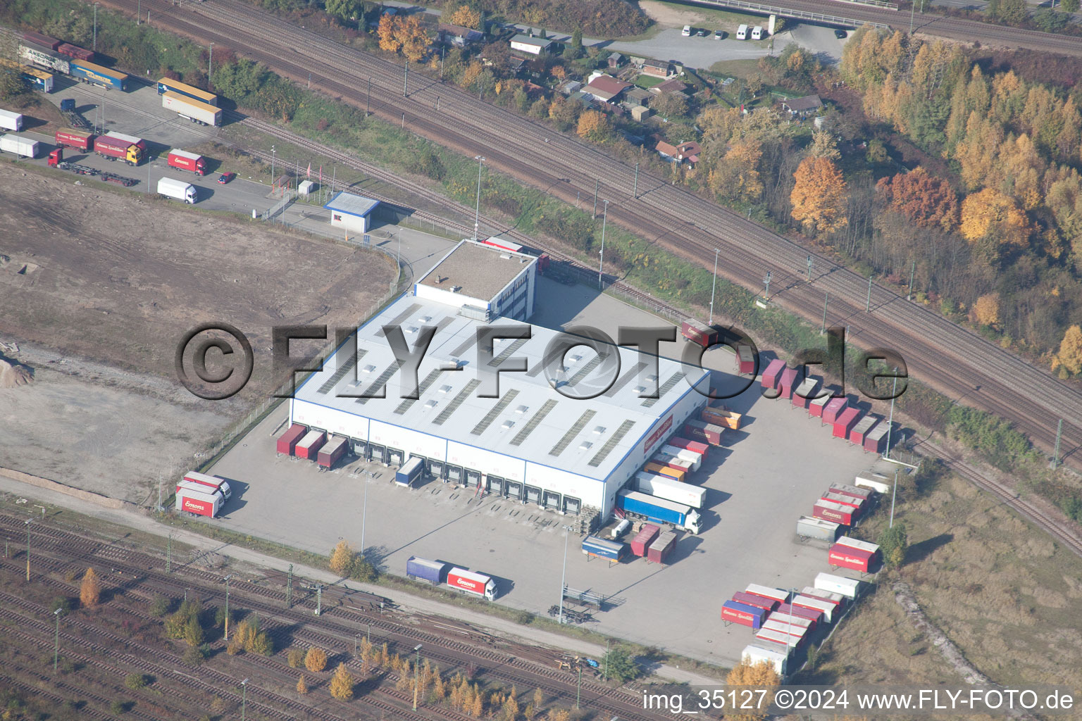 Wofahrtsweierer Street, Emons Spedition GmbH in the district Oststadt in Karlsruhe in the state Baden-Wuerttemberg, Germany from the plane