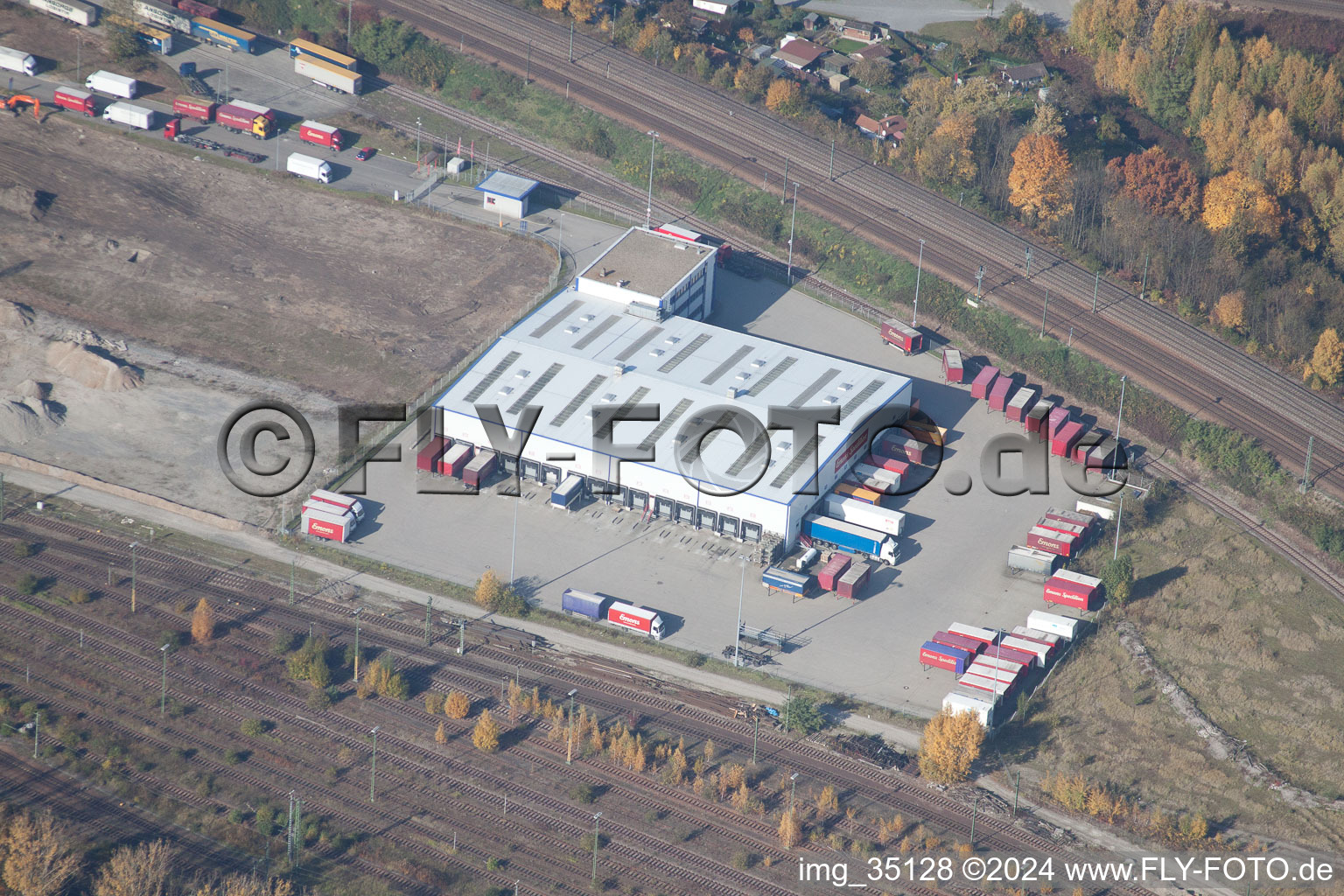 Bird's eye view of Wofahrtsweierer Street, Emons Spedition GmbH in the district Oststadt in Karlsruhe in the state Baden-Wuerttemberg, Germany