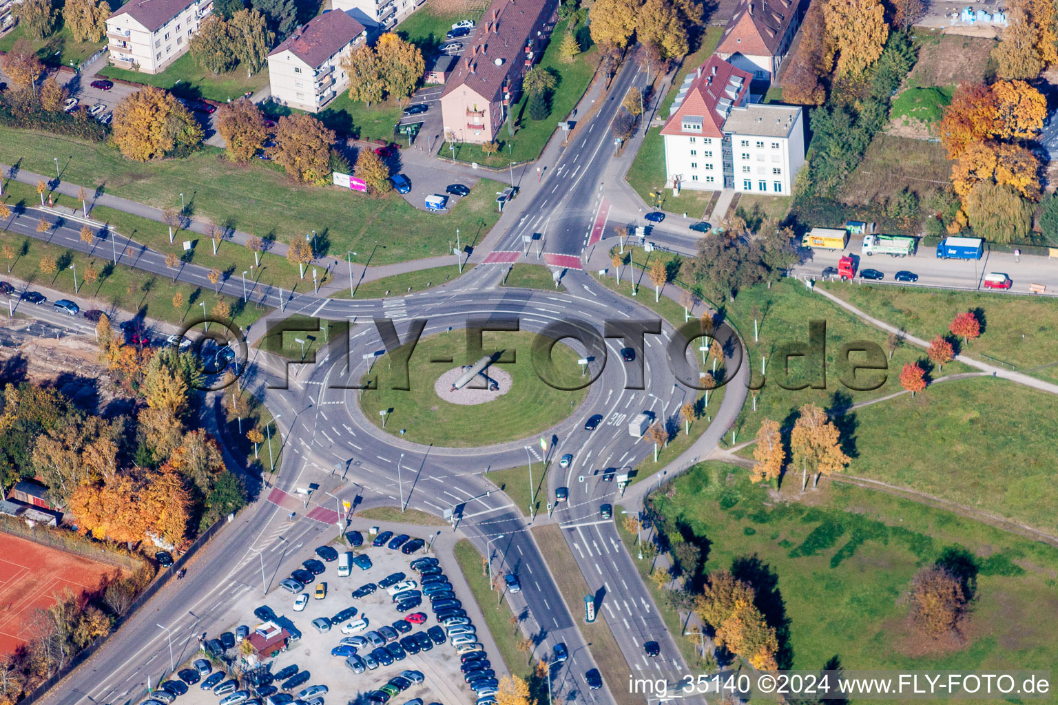 Traffic management of the non-roundabout circle road-crossing Kriegsstrasse, Wolfahrtsweierer Strasse and Stuttgarter Strasse in the district Suedstadt in Karlsruhe in the state Baden-Wurttemberg, Germany