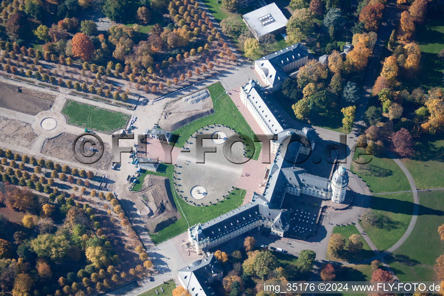 Aerial photograpy of Lock in the district Innenstadt-West in Karlsruhe in the state Baden-Wuerttemberg, Germany