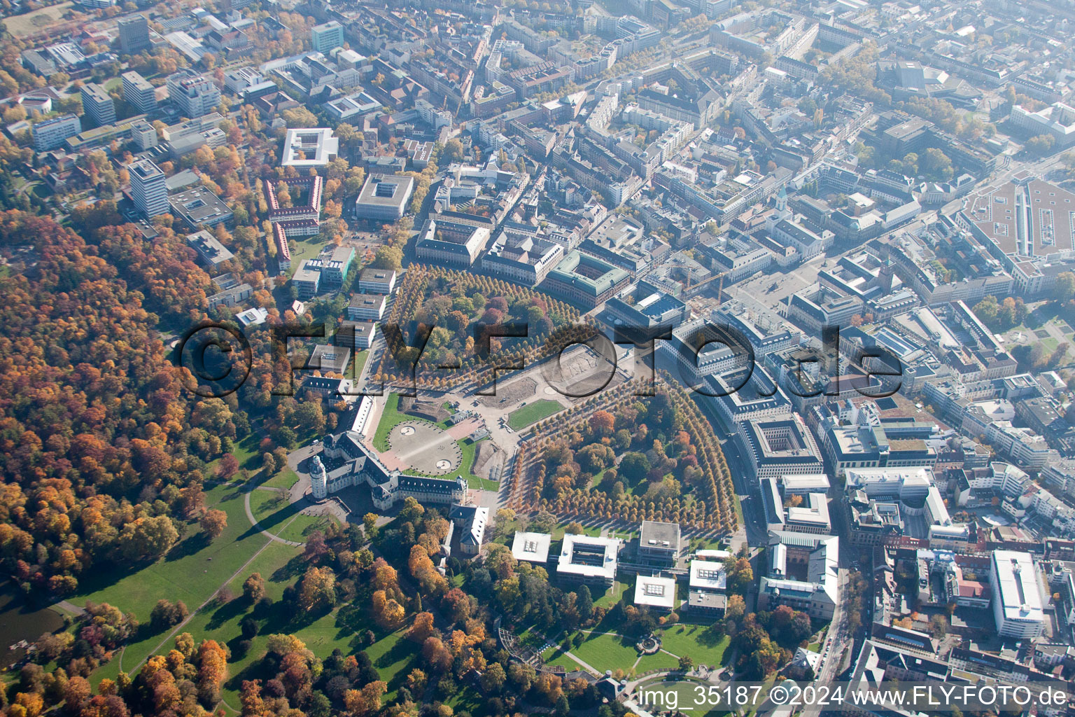 Oblique view of Lock in the district Innenstadt-West in Karlsruhe in the state Baden-Wuerttemberg, Germany