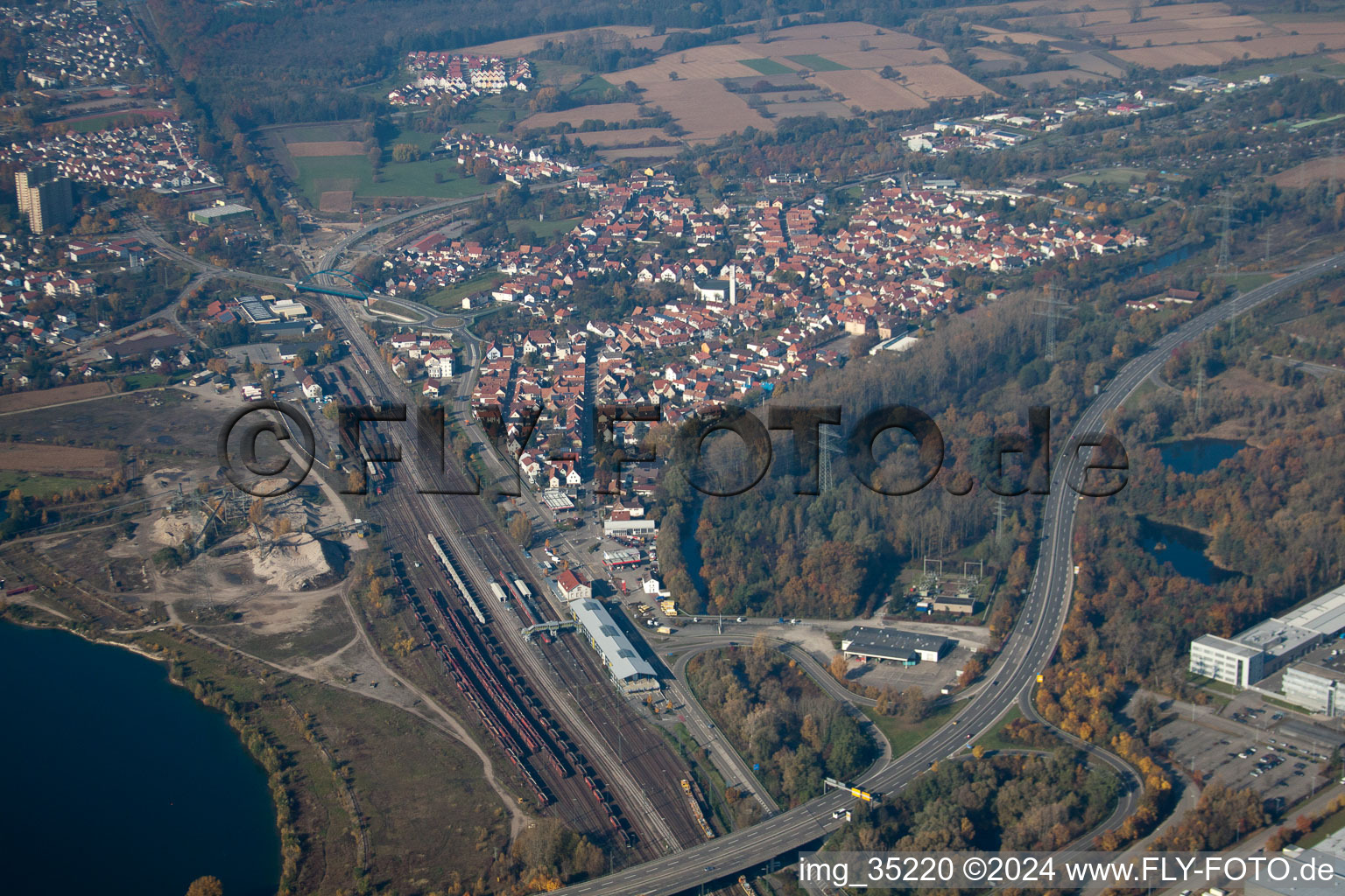 From the east in Wörth am Rhein in the state Rhineland-Palatinate, Germany