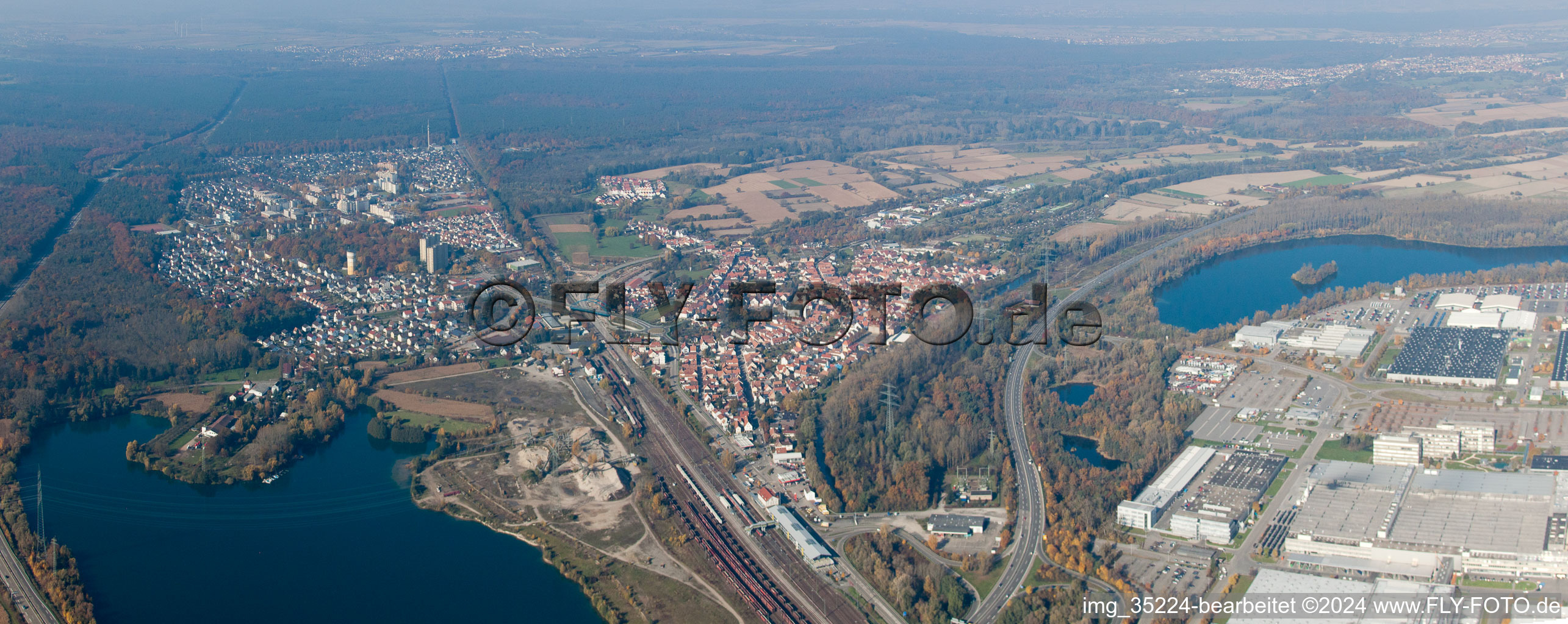 From the east in Wörth am Rhein in the state Rhineland-Palatinate, Germany from above