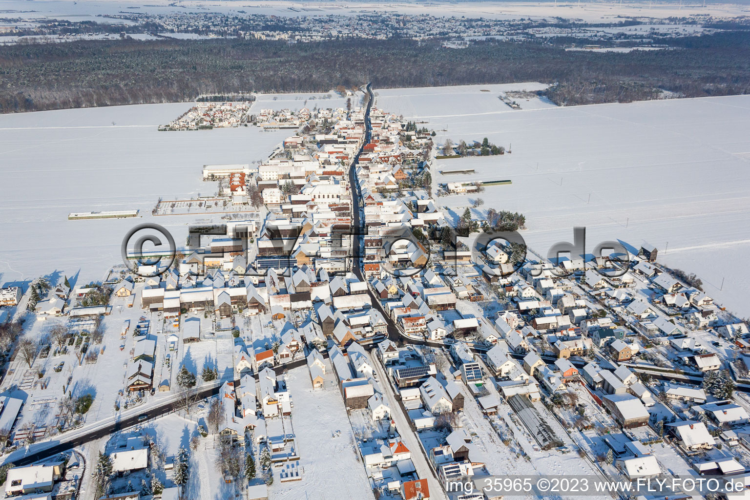 In winter/snow in the district Hayna in Herxheim bei Landau in the state Rhineland-Palatinate, Germany