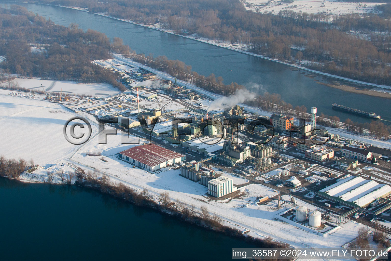 Aerial photograpy of Chemical industry on the Rhine in Lauterbourg in the state Bas-Rhin, France