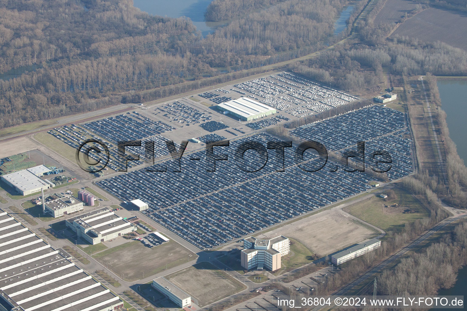 Island Green, Daimler GLC in Germersheim in the state Rhineland-Palatinate, Germany