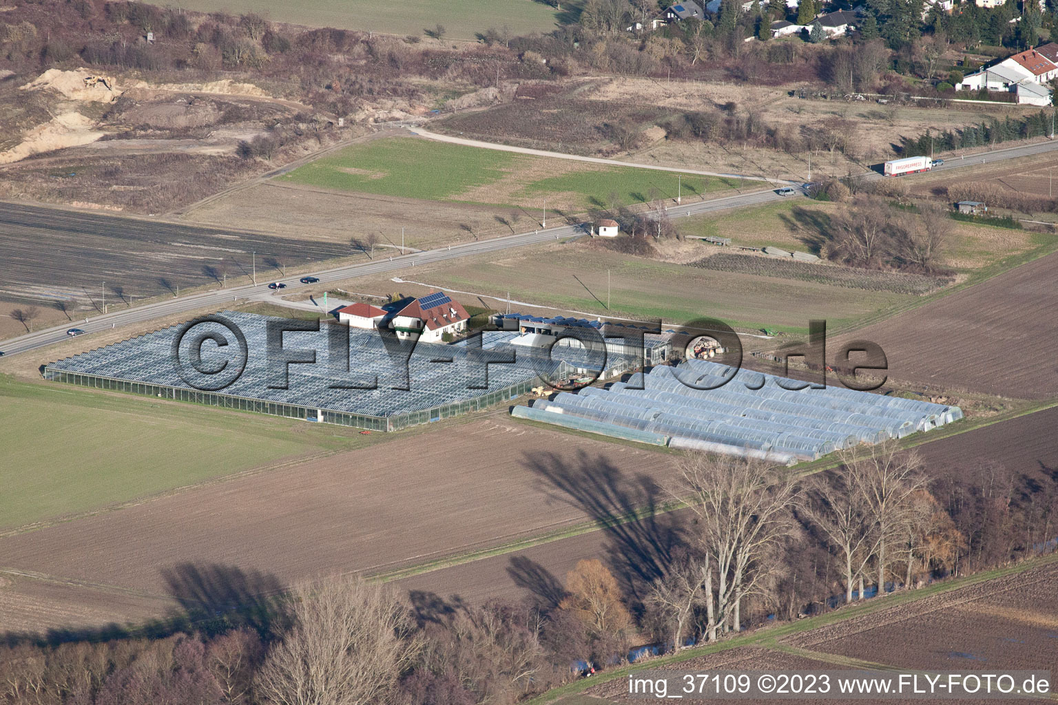 Oblique view of Organic gardening/shop in the district Herxheim in Herxheim bei Landau in the state Rhineland-Palatinate, Germany