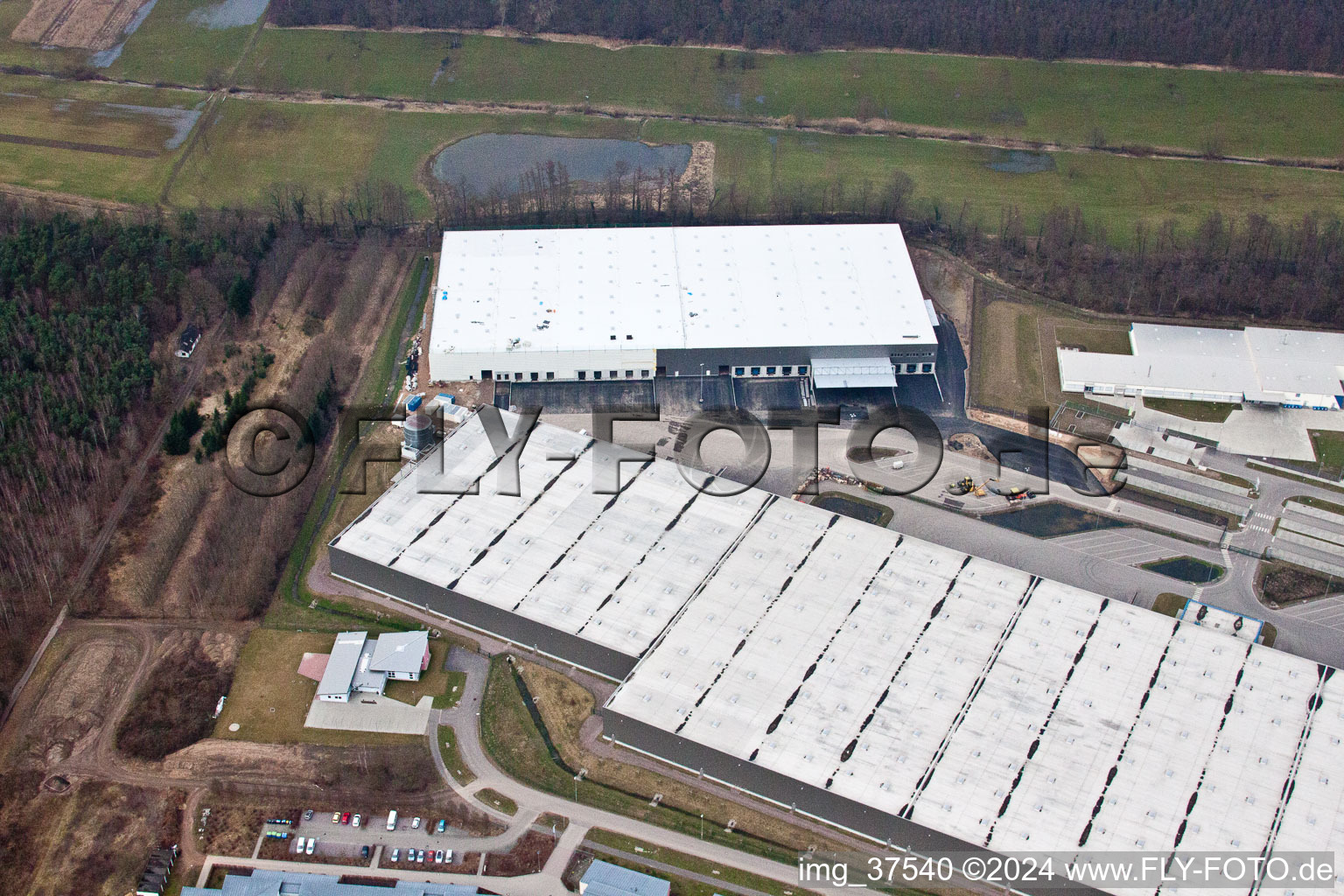 Horst industrial estate, 3rd construction phase Gazely in the district Minderslachen in Kandel in the state Rhineland-Palatinate, Germany from a drone