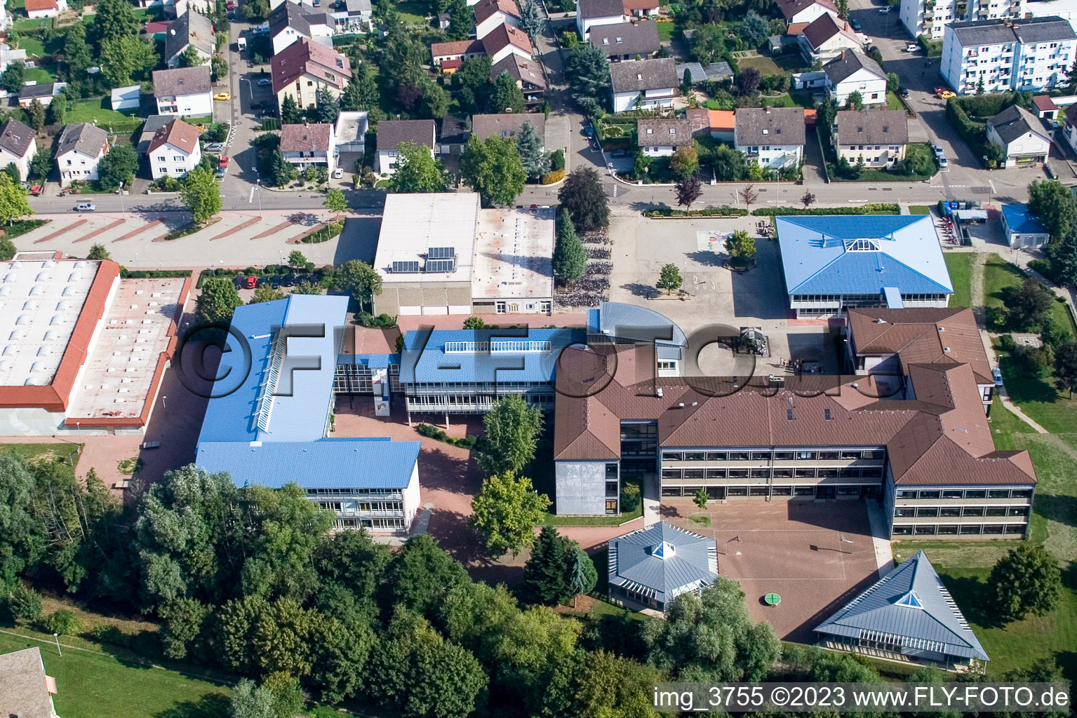 Aerial view of Comprehensive school in the district Herxheim in Herxheim bei Landau/Pfalz in the state Rhineland-Palatinate, Germany