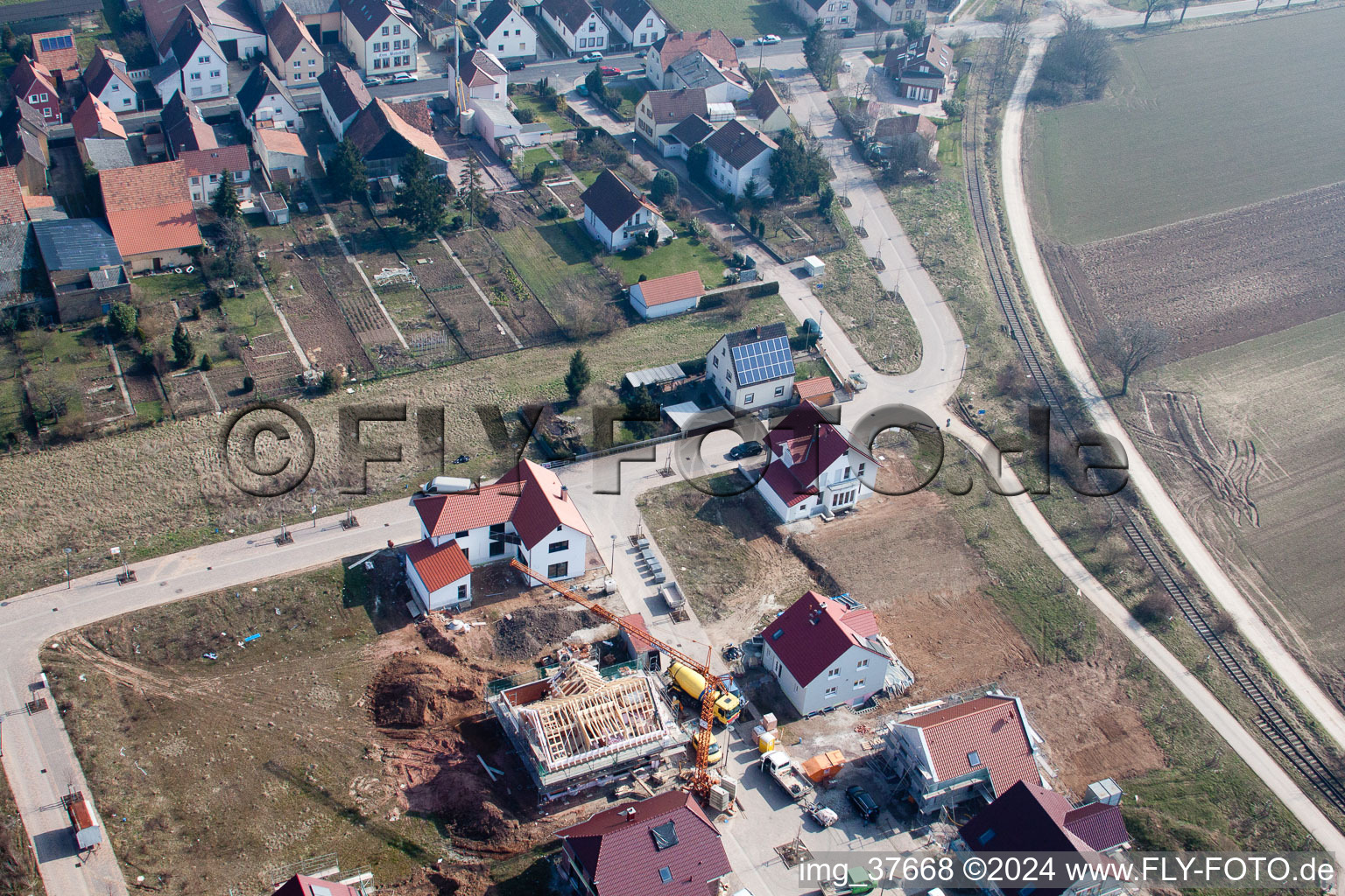 New development area in the district Mörlheim in Landau in der Pfalz in the state Rhineland-Palatinate, Germany from the plane