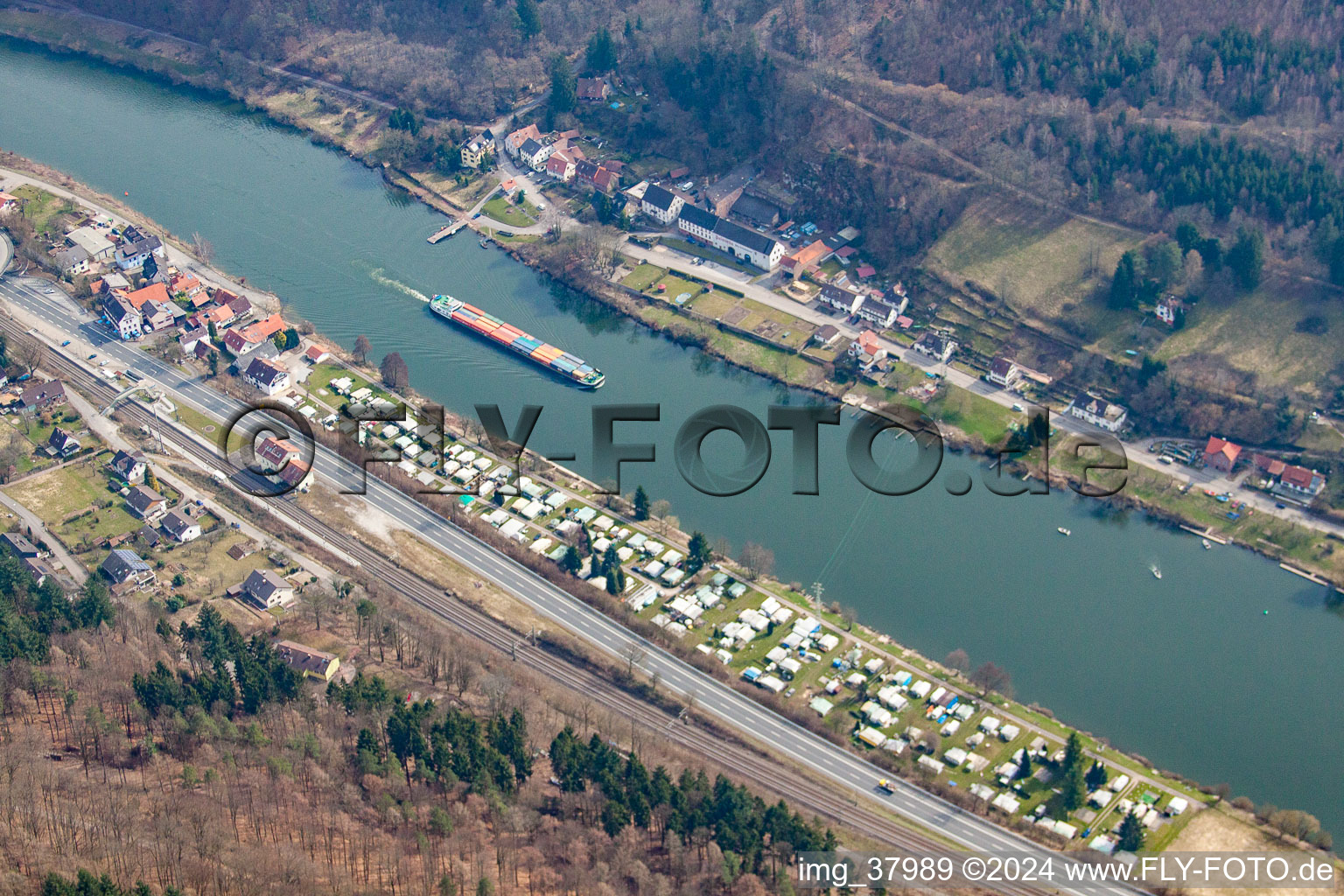 Oblique view of Camping site Hessisches Neckartal in the district Neckarhausen in Neckarsteinach in the state Hesse, Germany