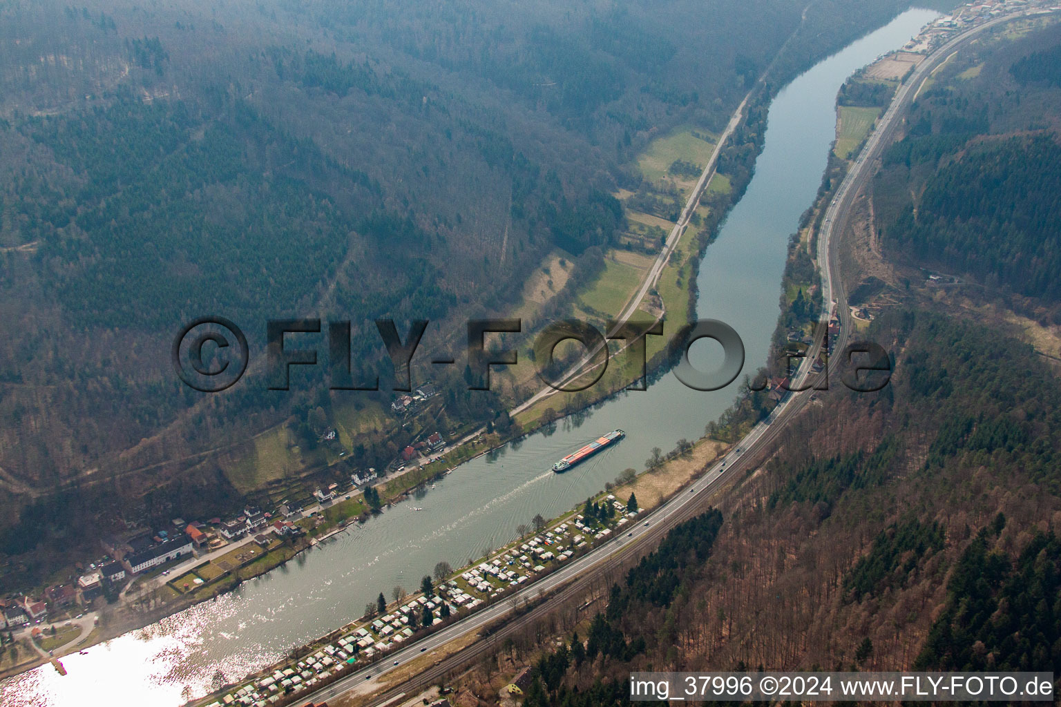 Aerial view of Neckarhäuserhof, ferry across the Neckar to Neckarhausen in the district Mückenloch in Neckargemünd in the state Baden-Wuerttemberg, Germany