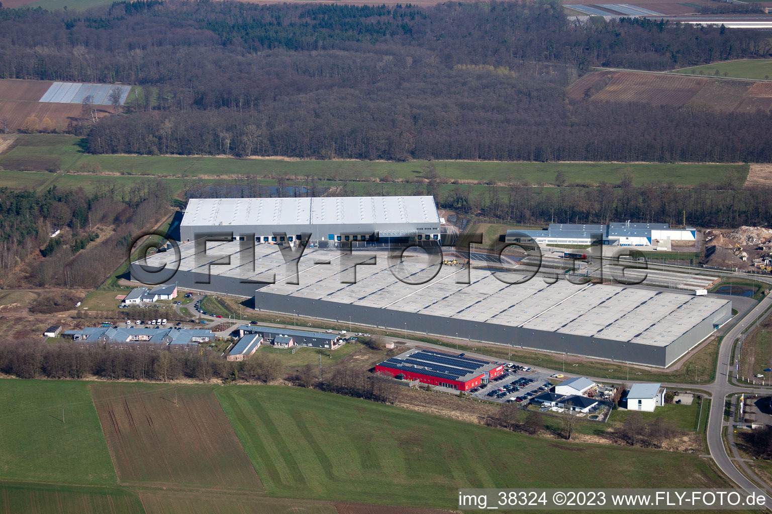 Aerial view of Minderlachen, Horst industrial estate, Gazeley Logistic in the district Minderslachen in Kandel in the state Rhineland-Palatinate, Germany
