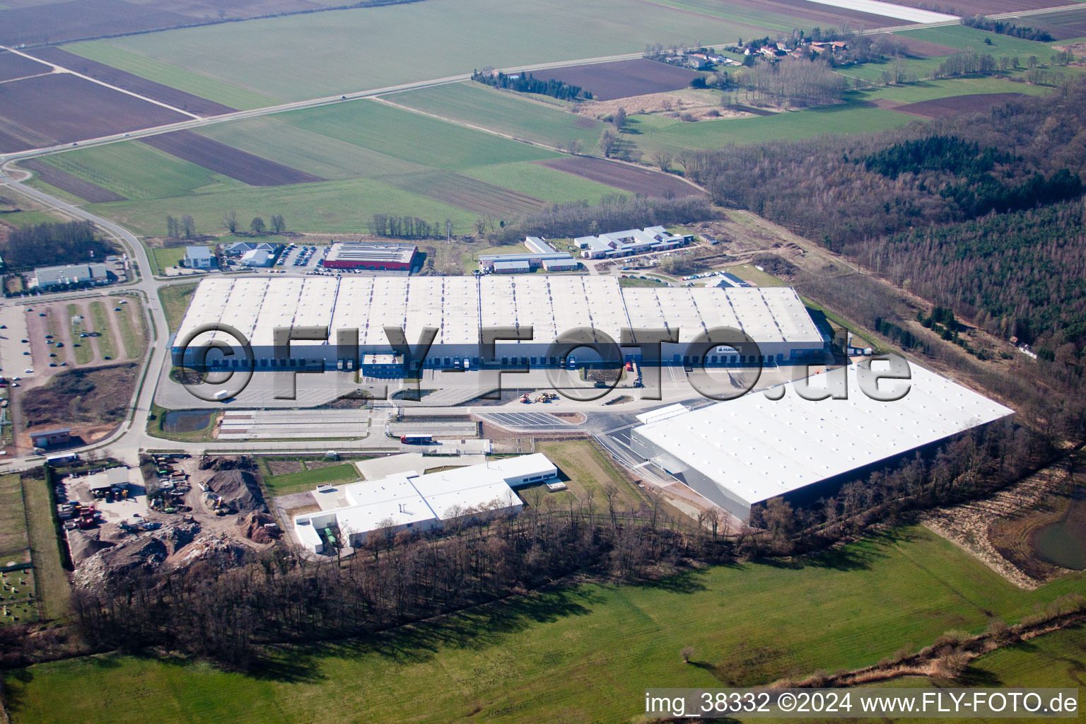 Minderlachen, Horst industrial estate, Gazeley Logistic in the district Minderslachen in Kandel in the state Rhineland-Palatinate, Germany out of the air