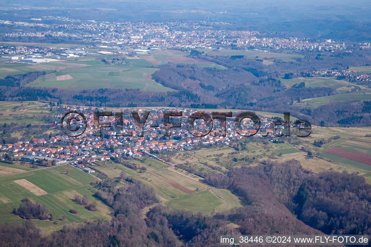 Village - view on the edge of agricultural fields and farmland in Vinningen in the state Rhineland-Palatinate, Germany