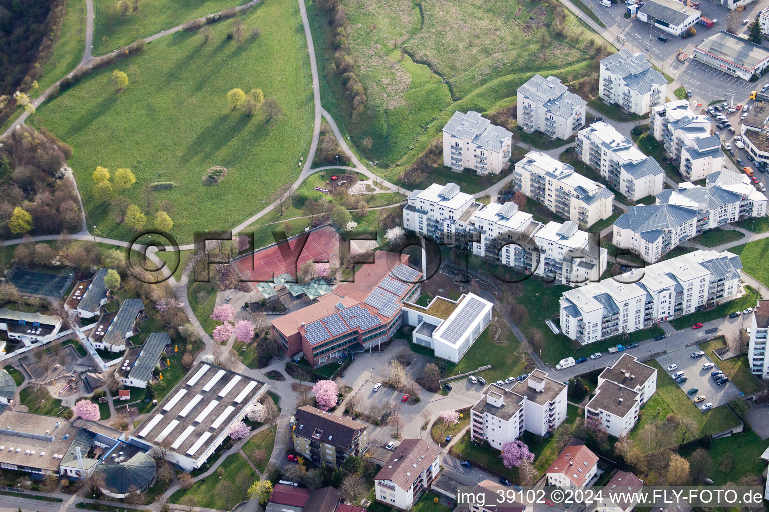 Aerial view of Easter Day Secondary School, Tiroler Straße in the district Eltingen in Leonberg in the state Baden-Wuerttemberg, Germany