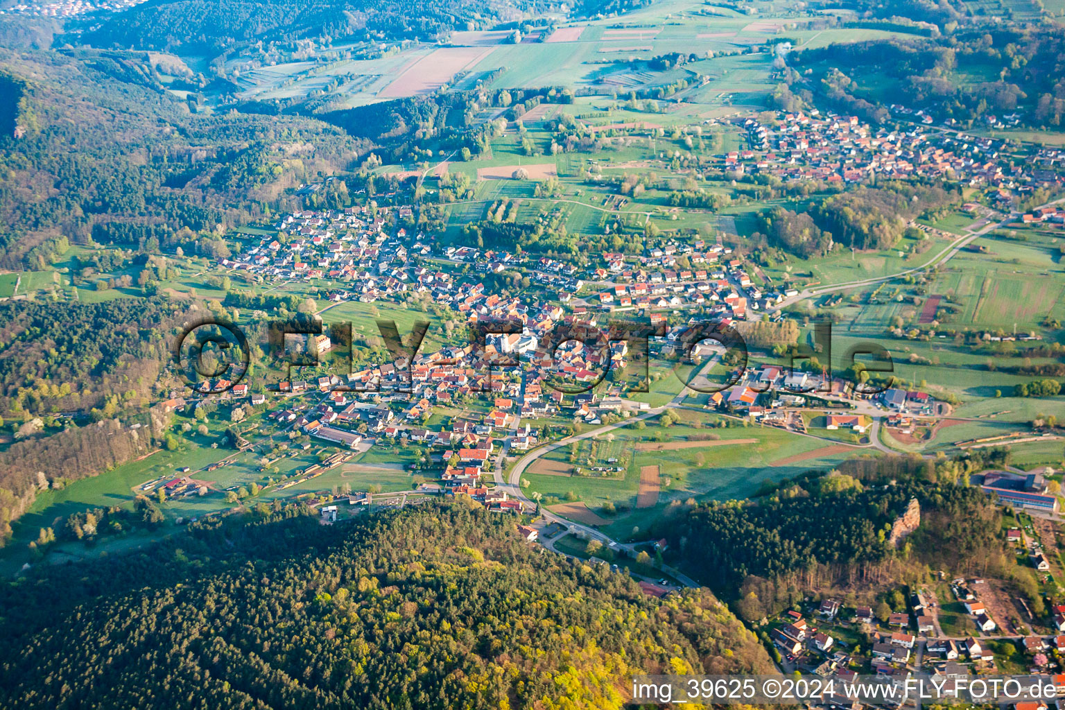 From the southwest in the district Gossersweiler in Gossersweiler-Stein in the state Rhineland-Palatinate, Germany