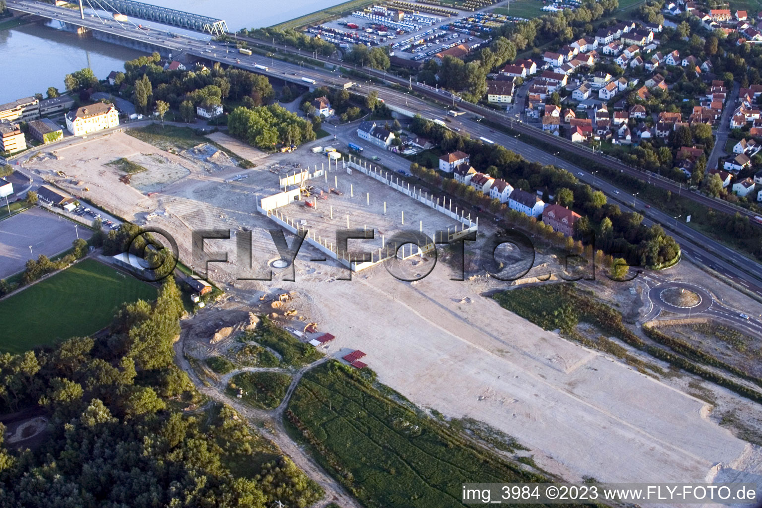 Aerial view of Maximiliancenter retail park in Wörth-Maximiliansau, Globus construction site in the district Maximiliansau in Wörth am Rhein in the state Rhineland-Palatinate, Germany