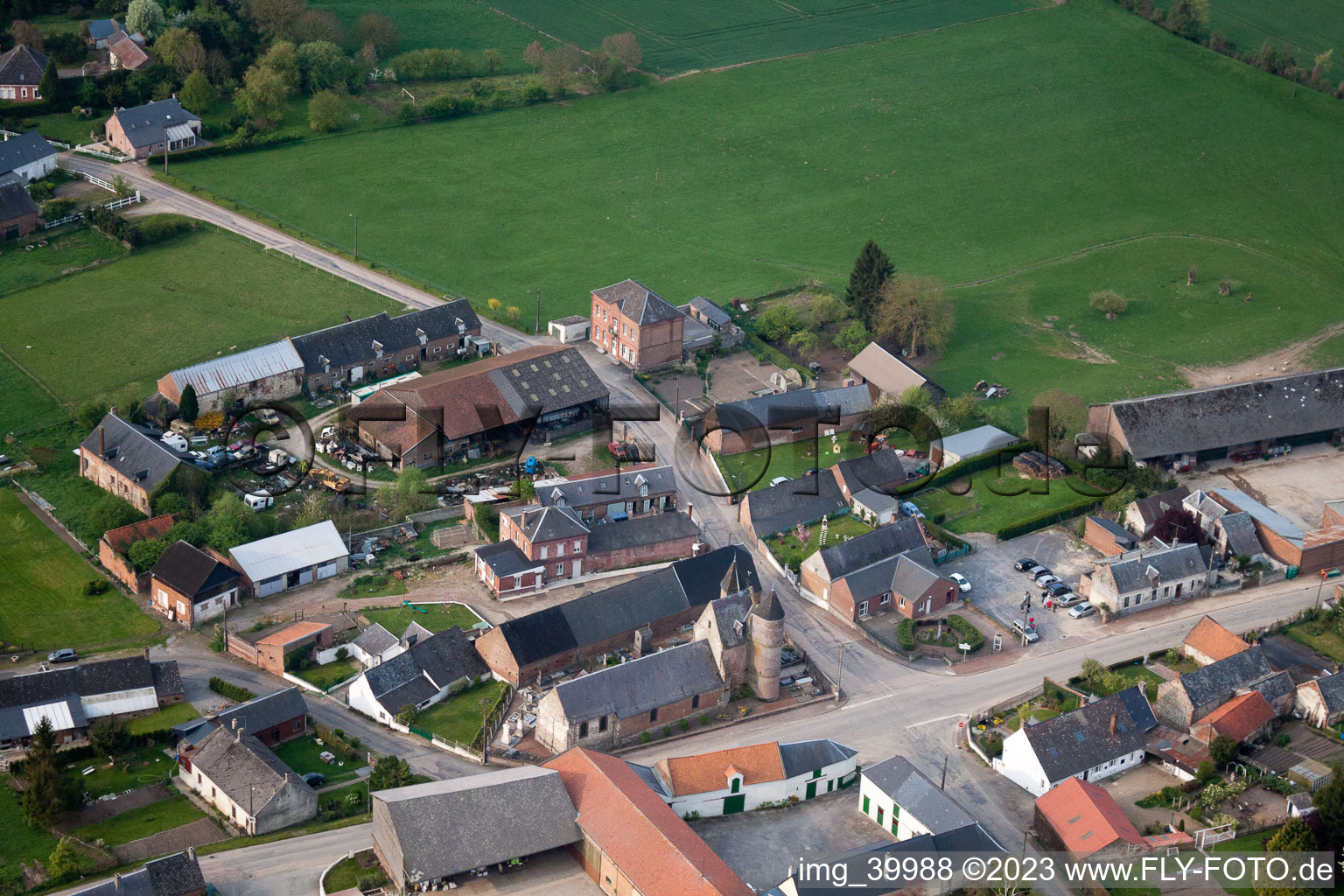 Aerial photograpy of Monceau-sur-Oise in the state Aisne, France