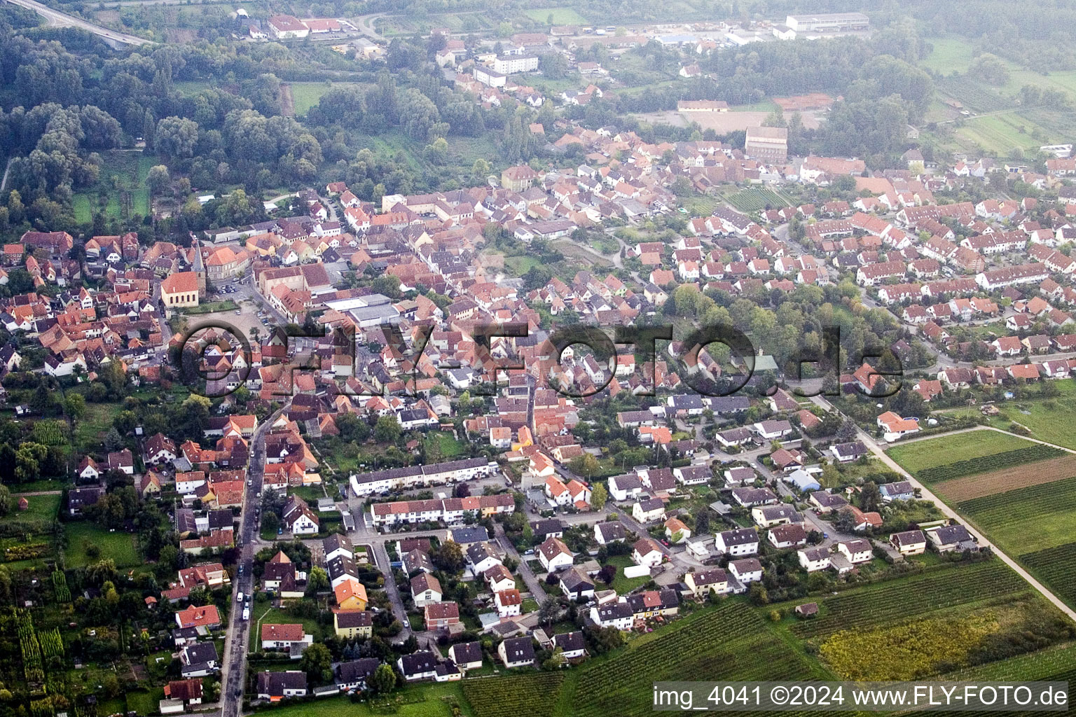 From the north in the district Godramstein in Landau in der Pfalz in the state Rhineland-Palatinate, Germany