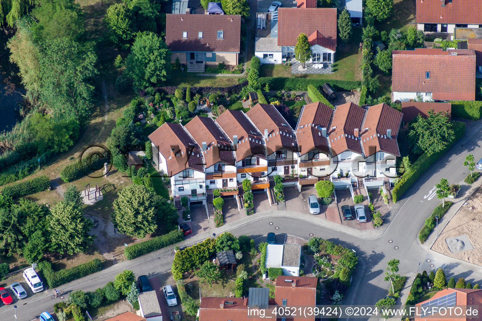 Villas in residential area of single-family settlement on den Tongruben in Rheinzabern in the state Rhineland-Palatinate, Germany