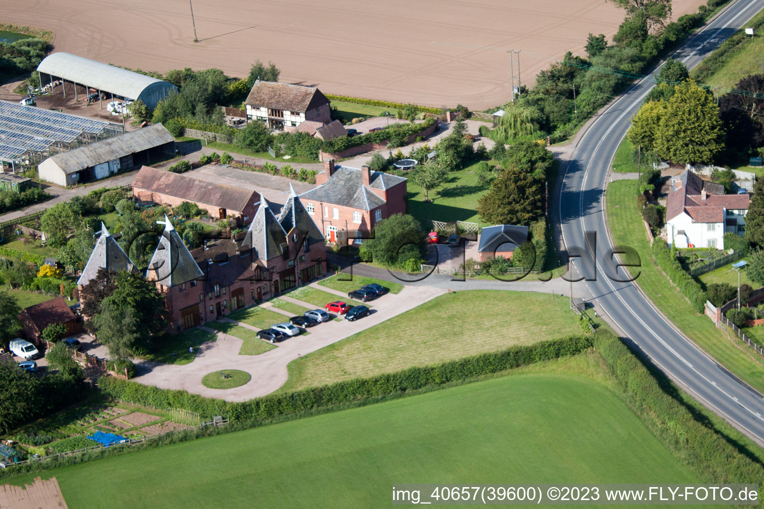 Aerial photograpy of Edwards Hyundai Baynhall Garage 19 Main Road Kempsey Worcester, Worcestershire in Draycott in the state England, Great Britain