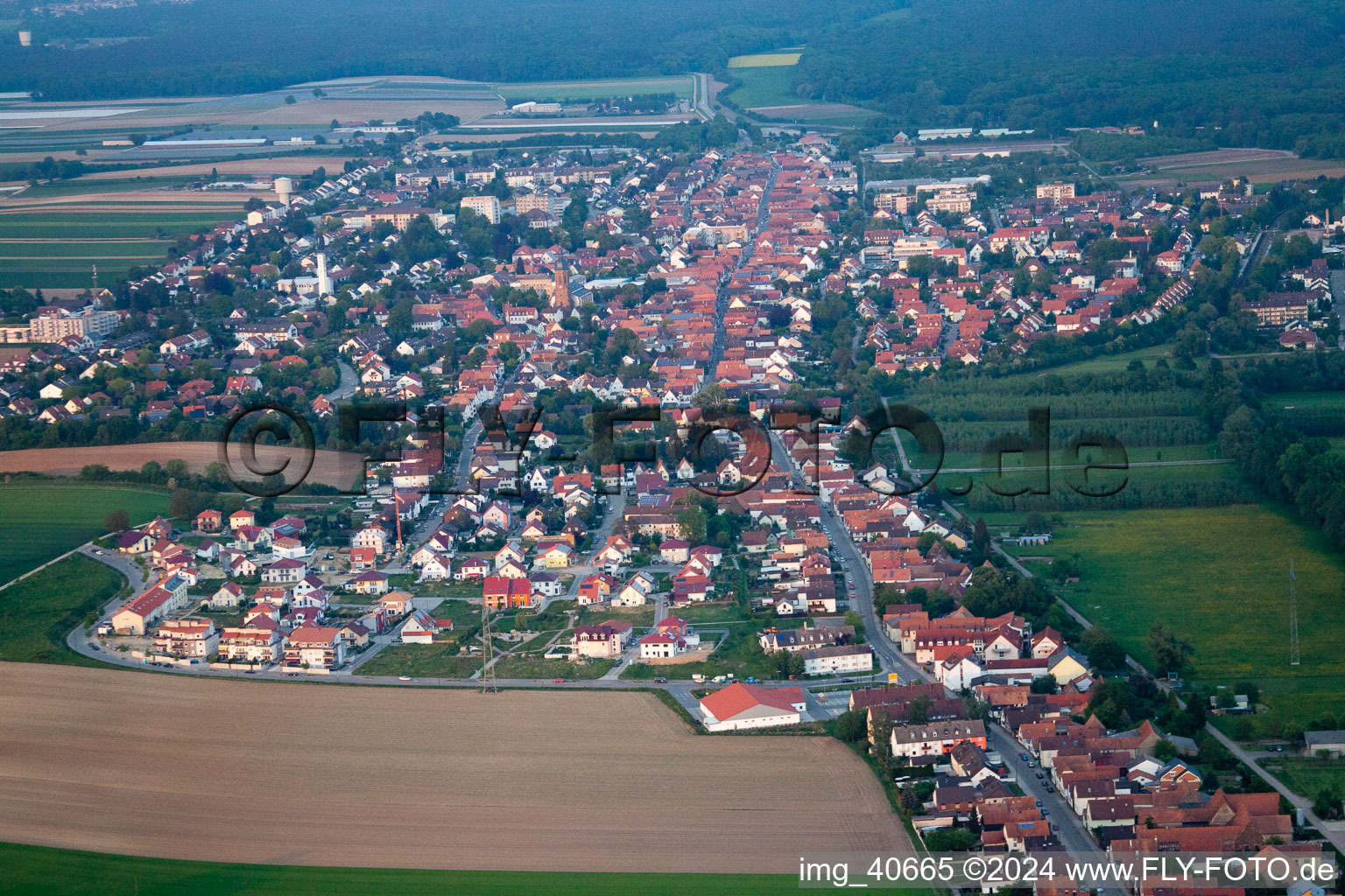 Aerial photograpy of New development area Am Höhenweg in Kandel in the state Rhineland-Palatinate, Germany