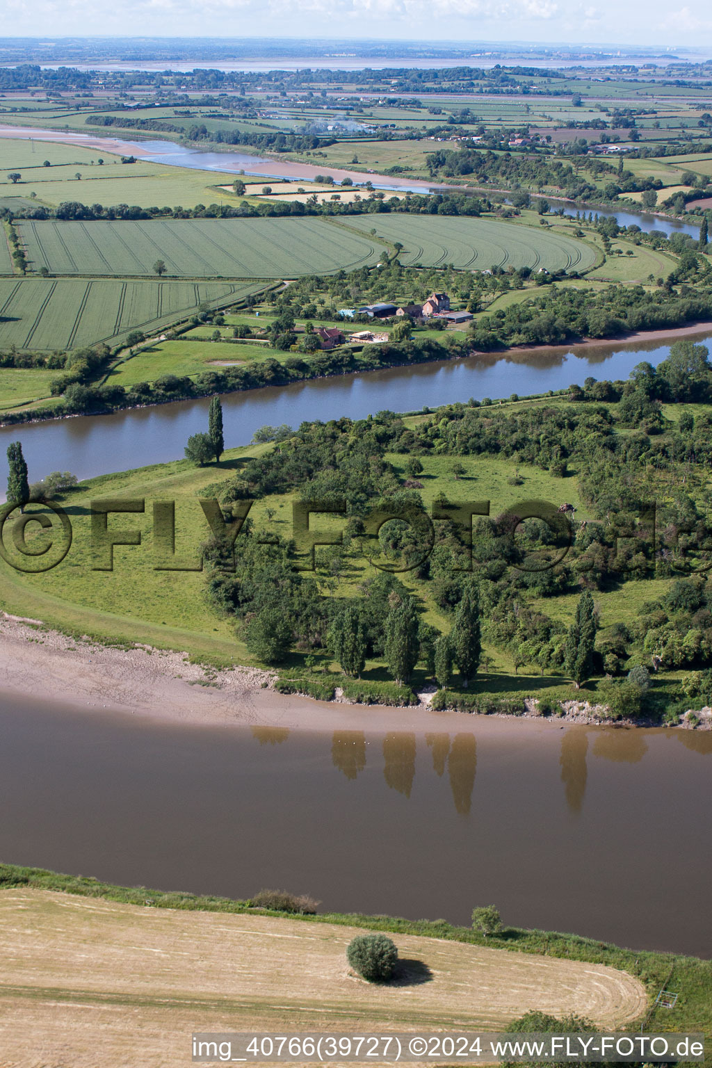Aerial view of Knee of the River Severn near Oakle Street in Oakle Street in the state England, Great Britain