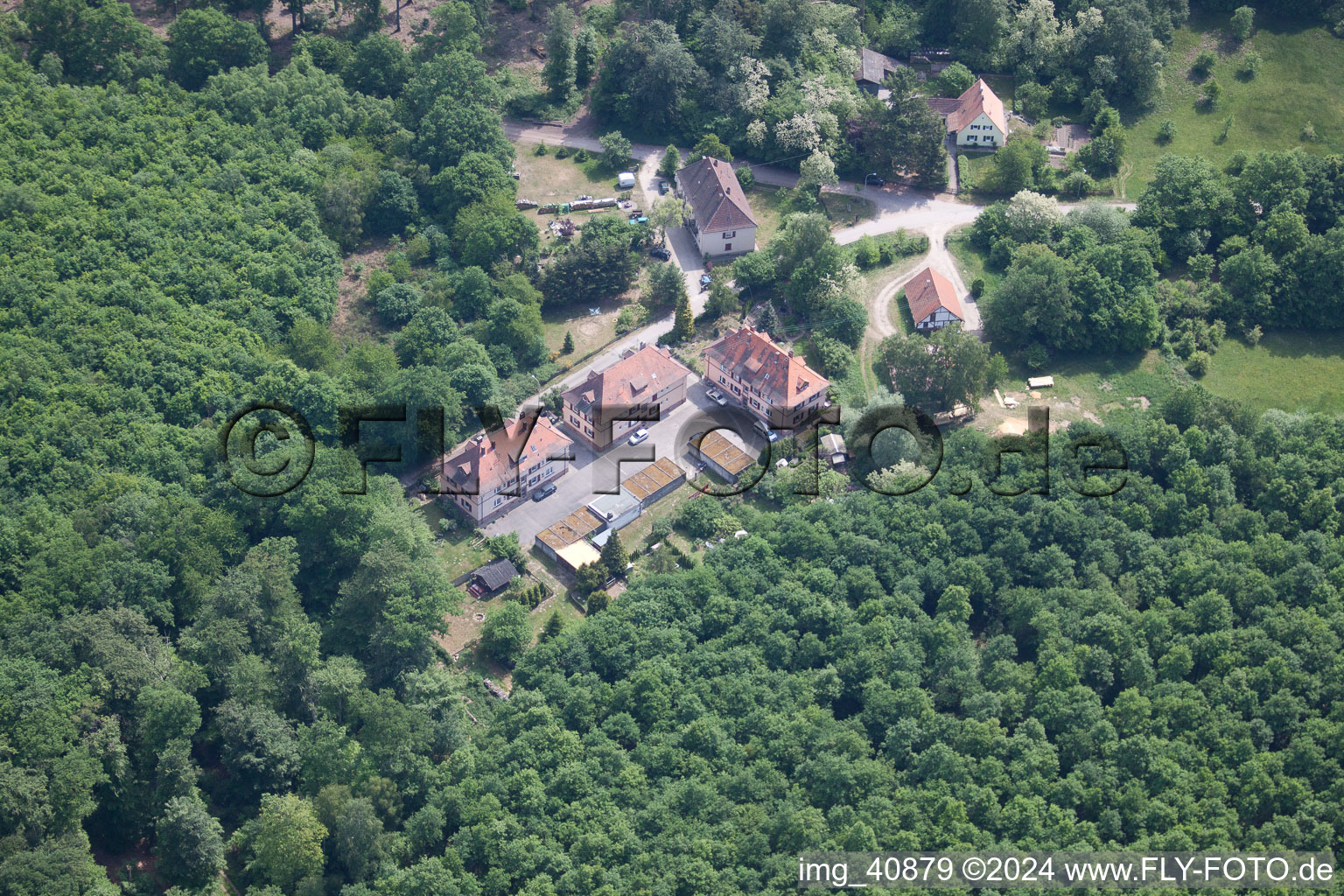 Oblique view of (Palatinate), Seufzerallee 4 in Scheibenhardt in the state Rhineland-Palatinate, Germany