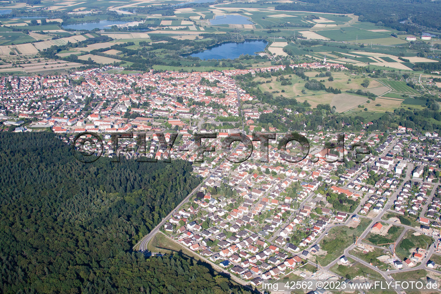 From northwest in Jockgrim in the state Rhineland-Palatinate, Germany