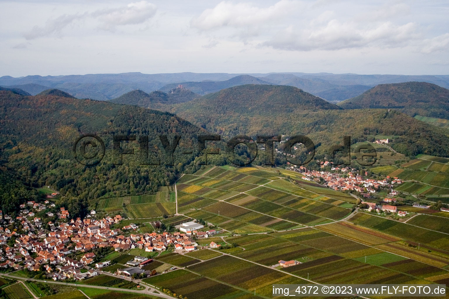 From the east in Eschbach in the state Rhineland-Palatinate, Germany