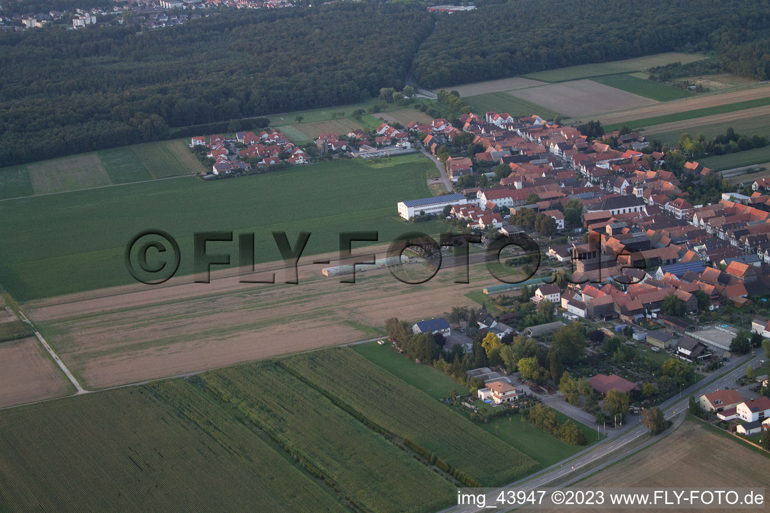 Bird's eye view of District Hayna in Herxheim bei Landau in the state Rhineland-Palatinate, Germany