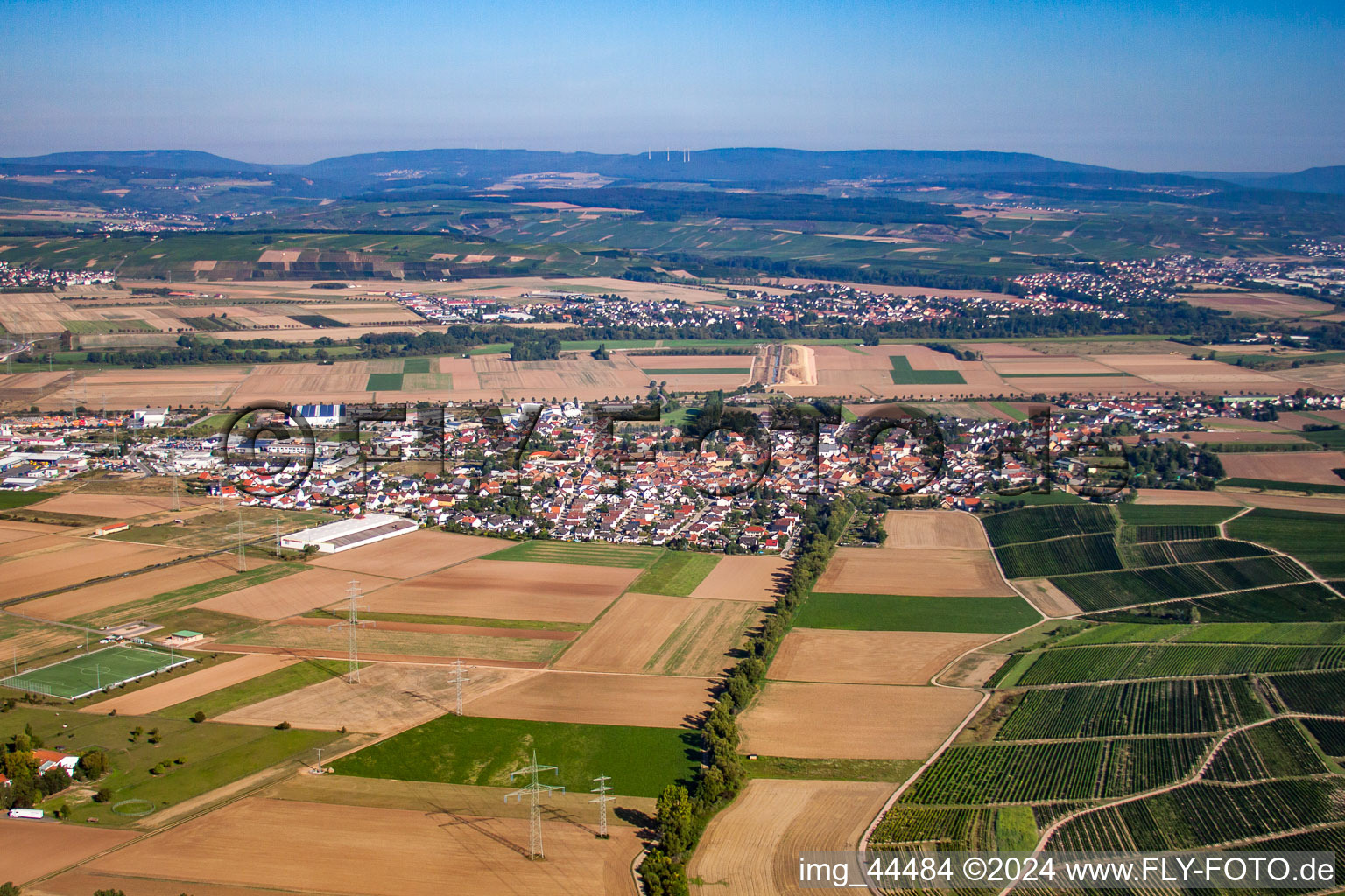 From the south in the district Planig in Bad Kreuznach in the state Rhineland-Palatinate, Germany