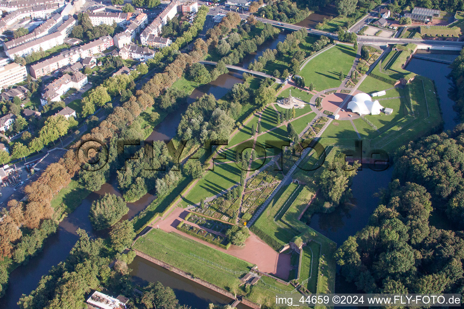 Oblique view of Park of Pulvermagazin Juelich / Brueckenkopfpark in Juelich in the state North Rhine-Westphalia, Germany