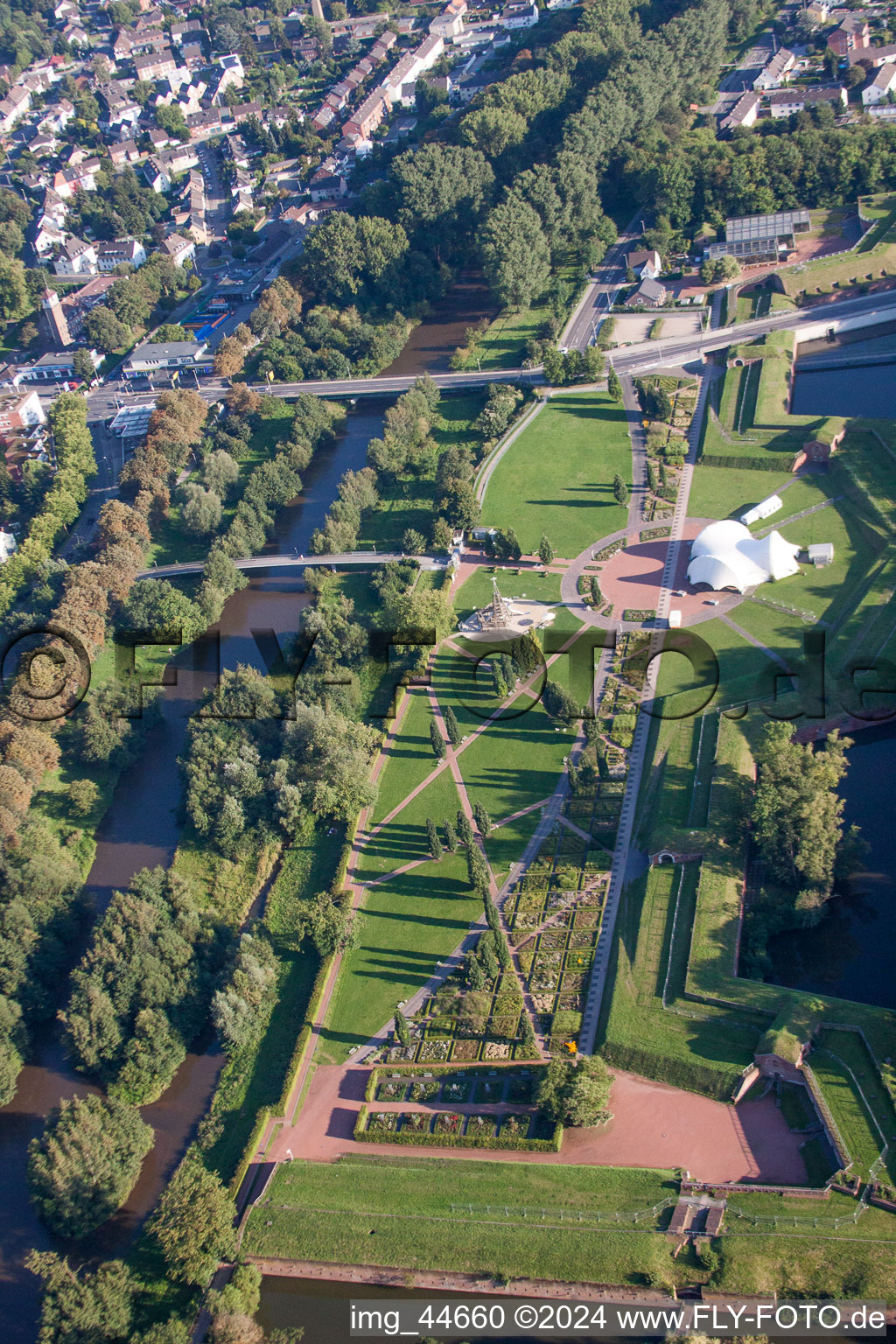 Park of Pulvermagazin Juelich / Brueckenkopfpark in Juelich in the state North Rhine-Westphalia, Germany from above