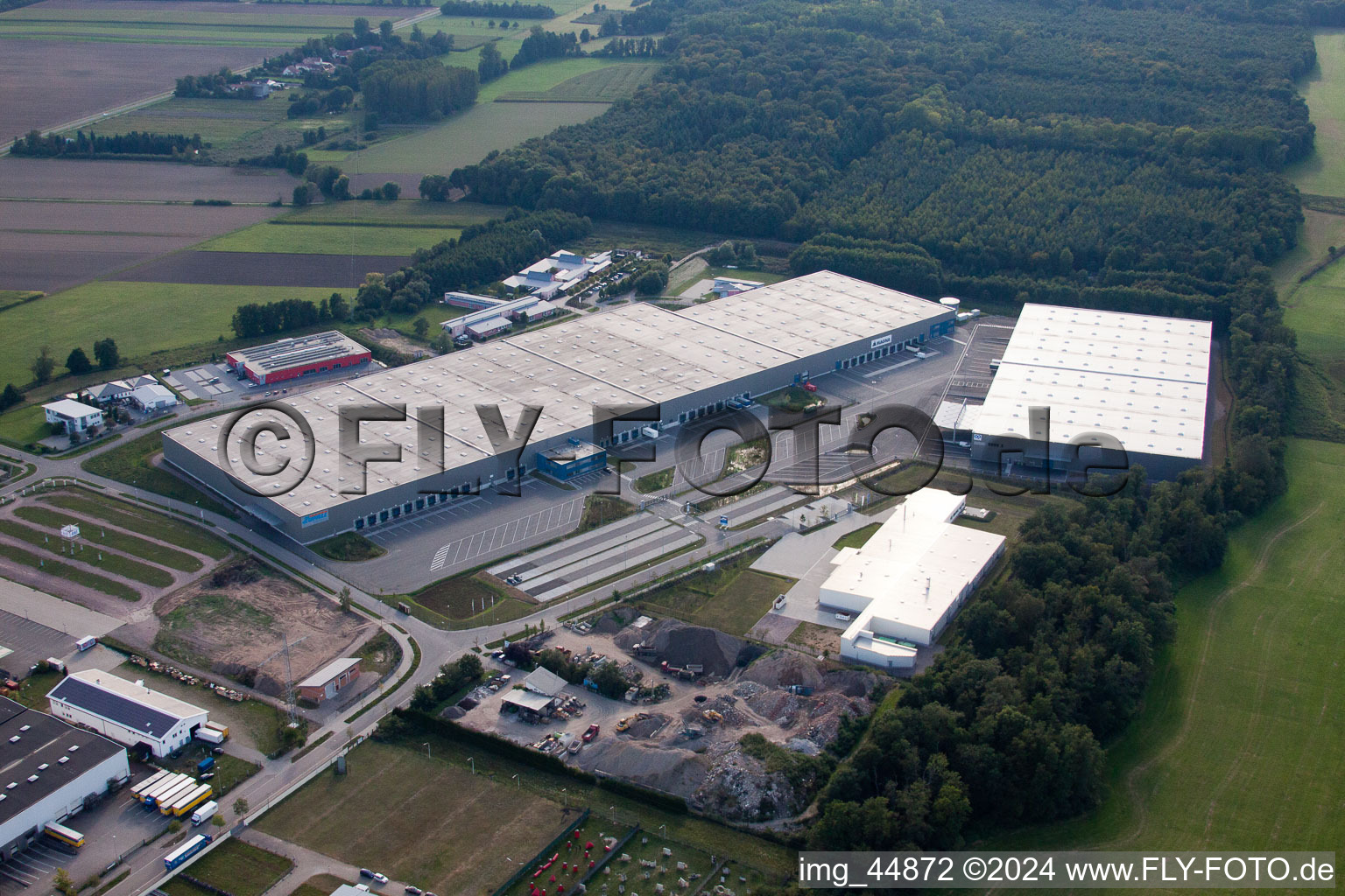 Oblique view of Horst Industrial Estate in the district Minderslachen in Kandel in the state Rhineland-Palatinate, Germany