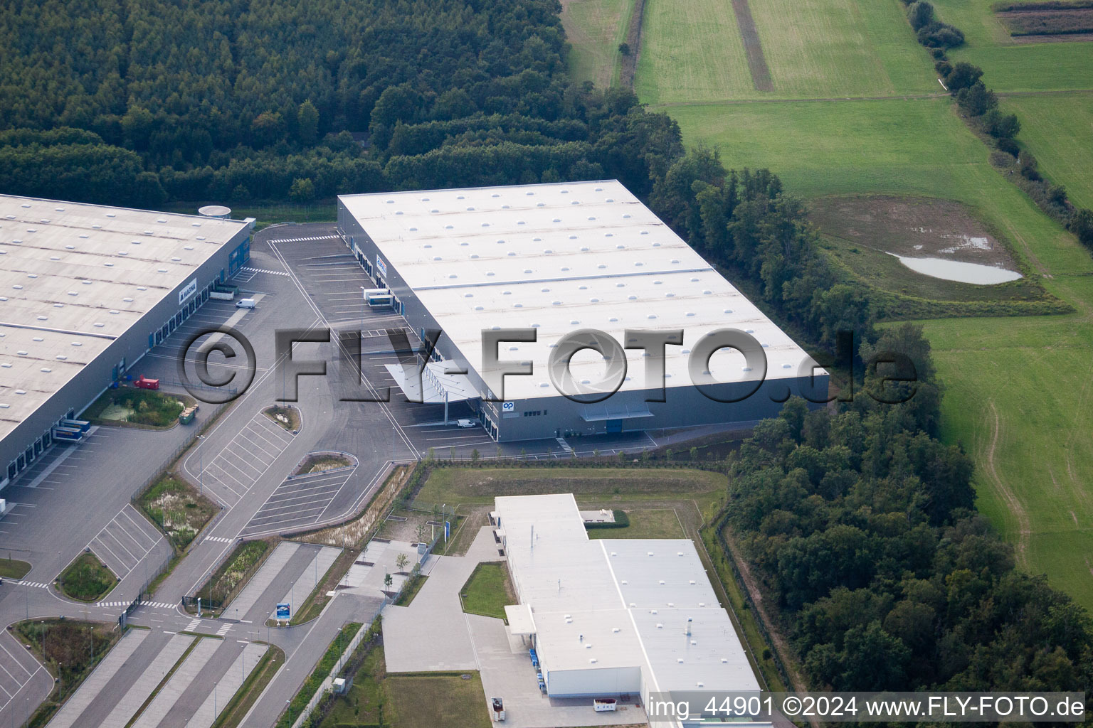 Oblique view of Horst Industrial Estate in the district Minderslachen in Kandel in the state Rhineland-Palatinate, Germany