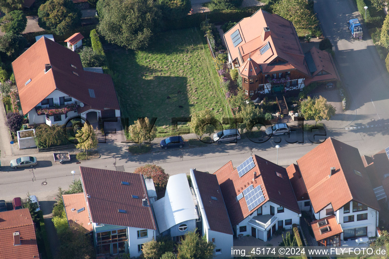 Mozartstr in the district Langensteinbach in Karlsbad in the state Baden-Wuerttemberg, Germany from above