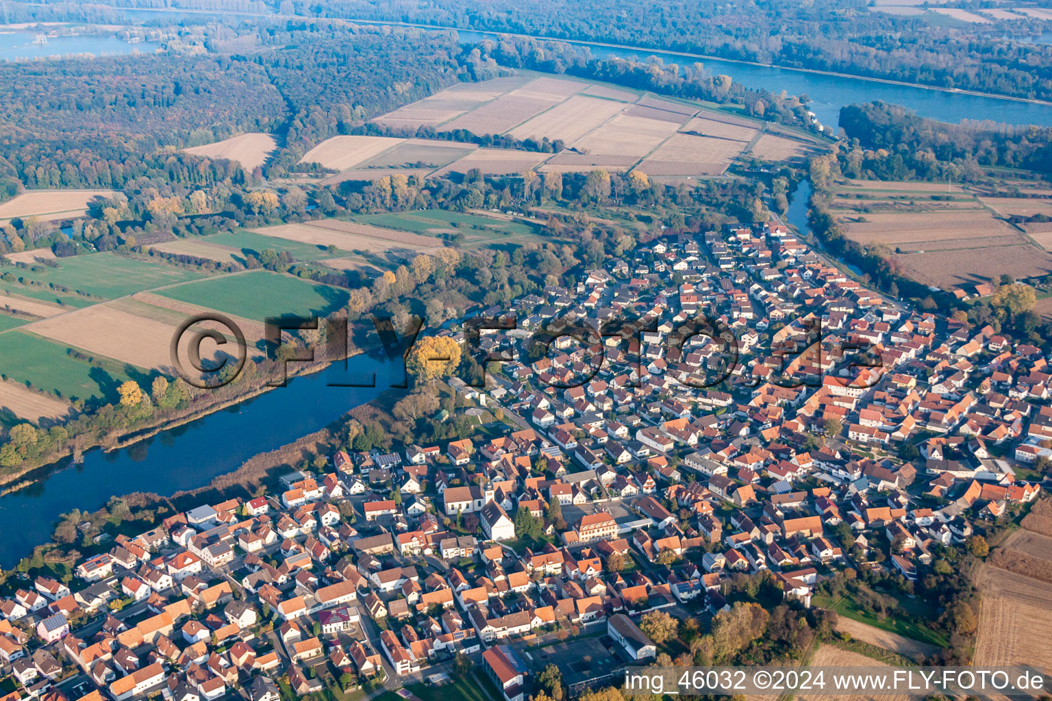 Bird's eye view of District Neuburg in Neuburg am Rhein in the state Rhineland-Palatinate, Germany