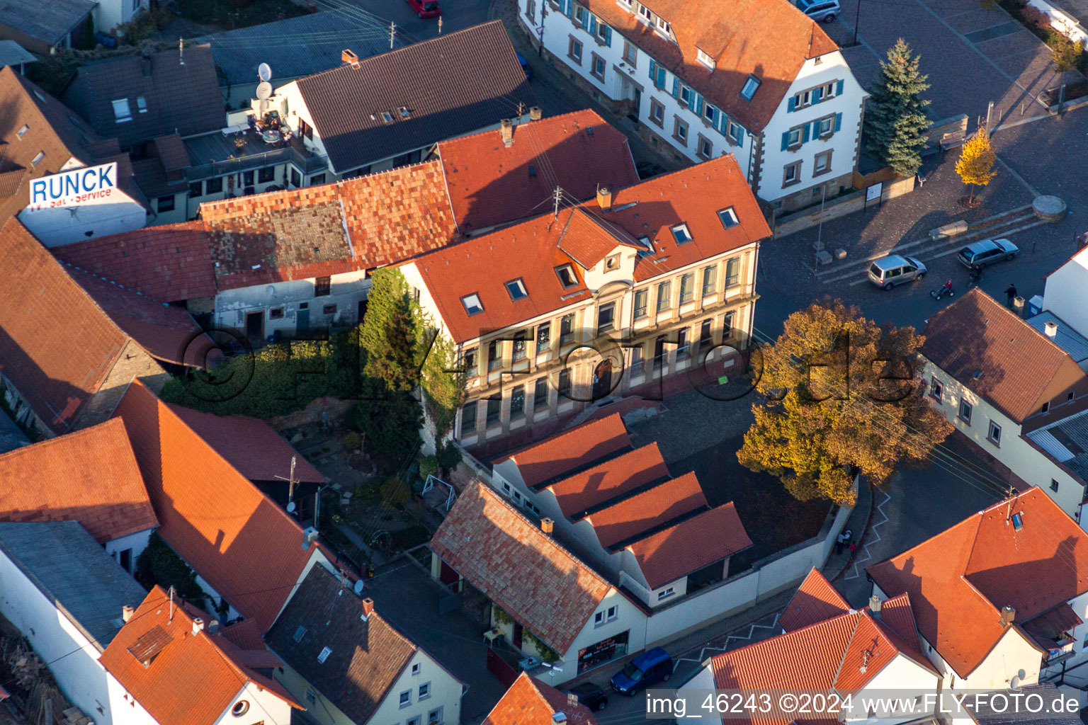 School building of the school in Essingen in the state Rhineland-Palatinate