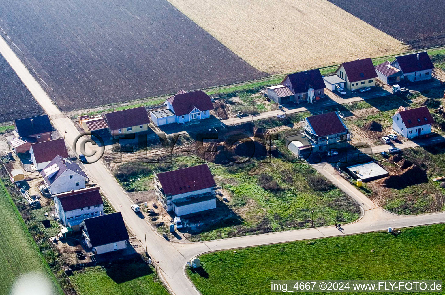 New development area Brotäcker in Steinweiler in the state Rhineland-Palatinate, Germany from above