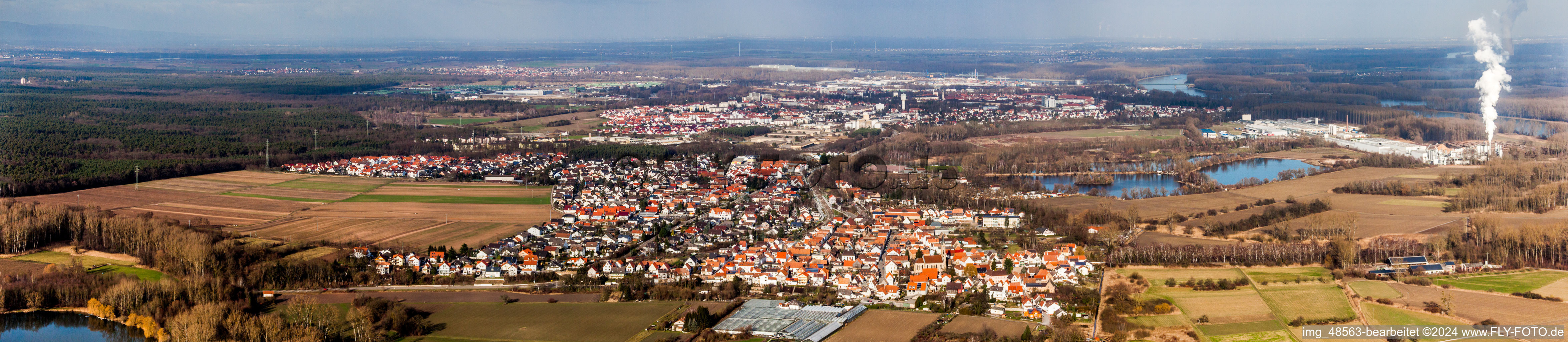 Panoramic perspective of Town View of the streets and houses of the residential areas in the district Sondernheim in Germersheim in the state Rhineland-Palatinate, Germany