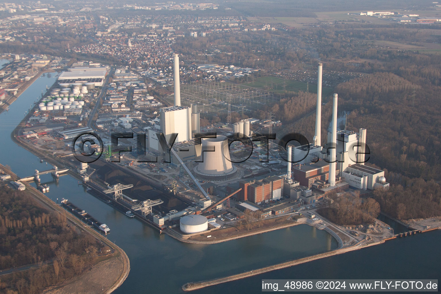 ENBW new building in the district Rheinhafen in Karlsruhe in the state Baden-Wuerttemberg, Germany from above