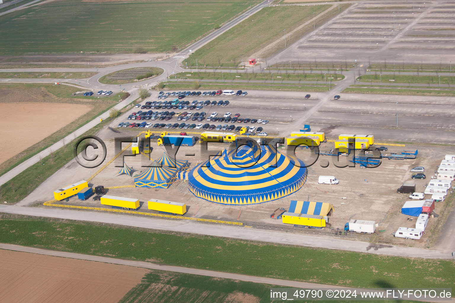 Aerial view of South, Circus in the district Hechtsheim in Mainz in the state Rhineland-Palatinate, Germany