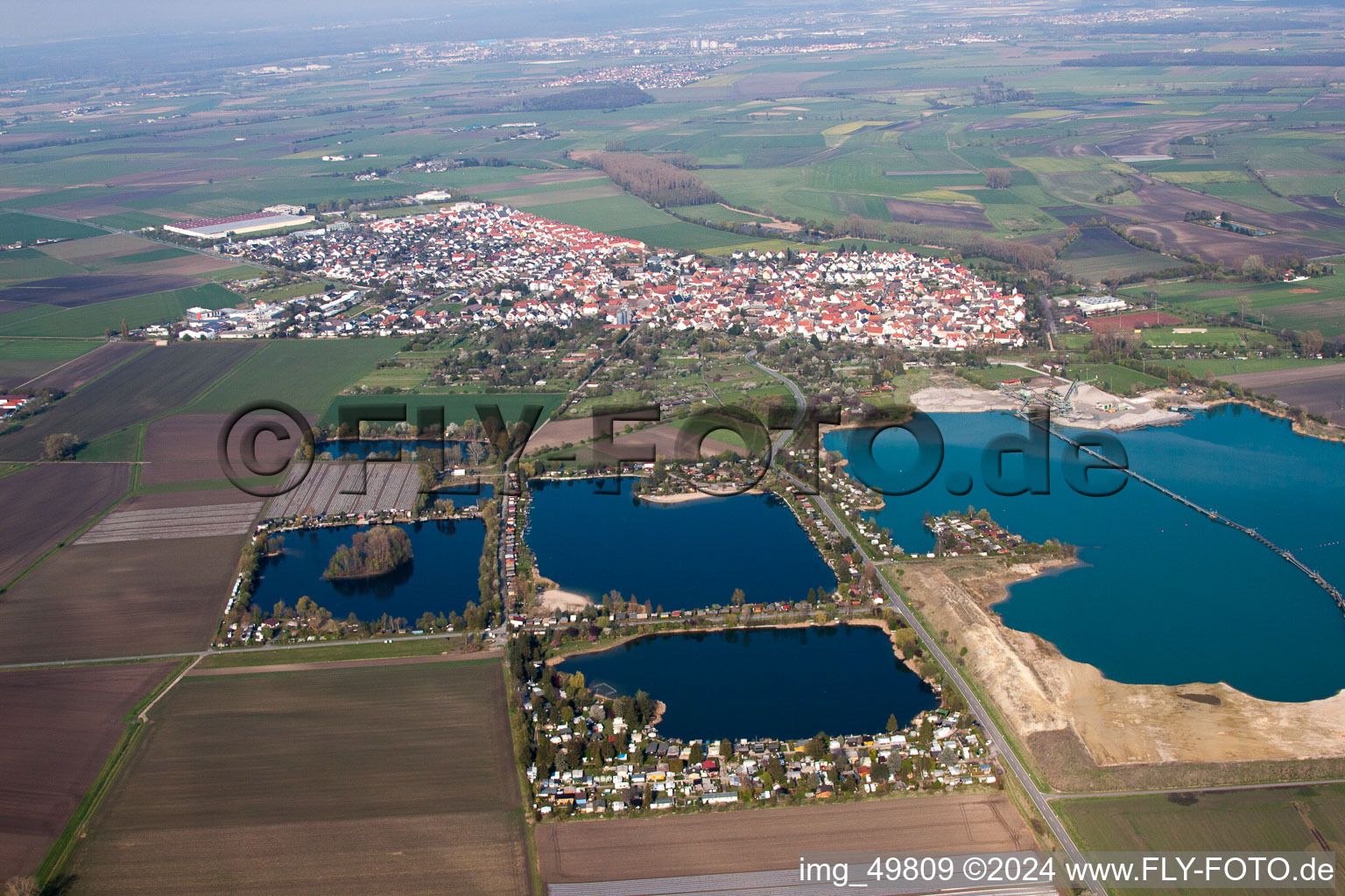 Kiebert quarry lake, Vogel bathing lake and Hahn-Wedel lake in the district Geinsheim in Trebur in the state Hesse, Germany