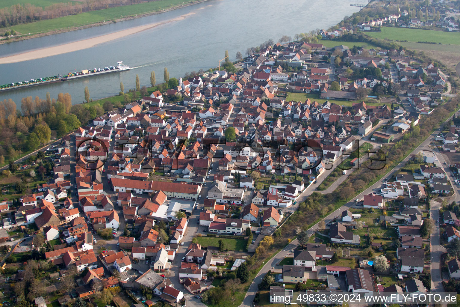 Village on the river bank areas of the Rhine river in the district Rheinduerkheim in Worms in the state Rhineland-Palatinate, Germany